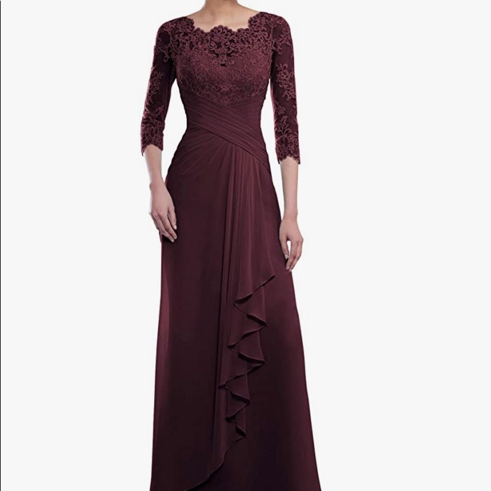 Formal Gown NWT size 2X in burgundy